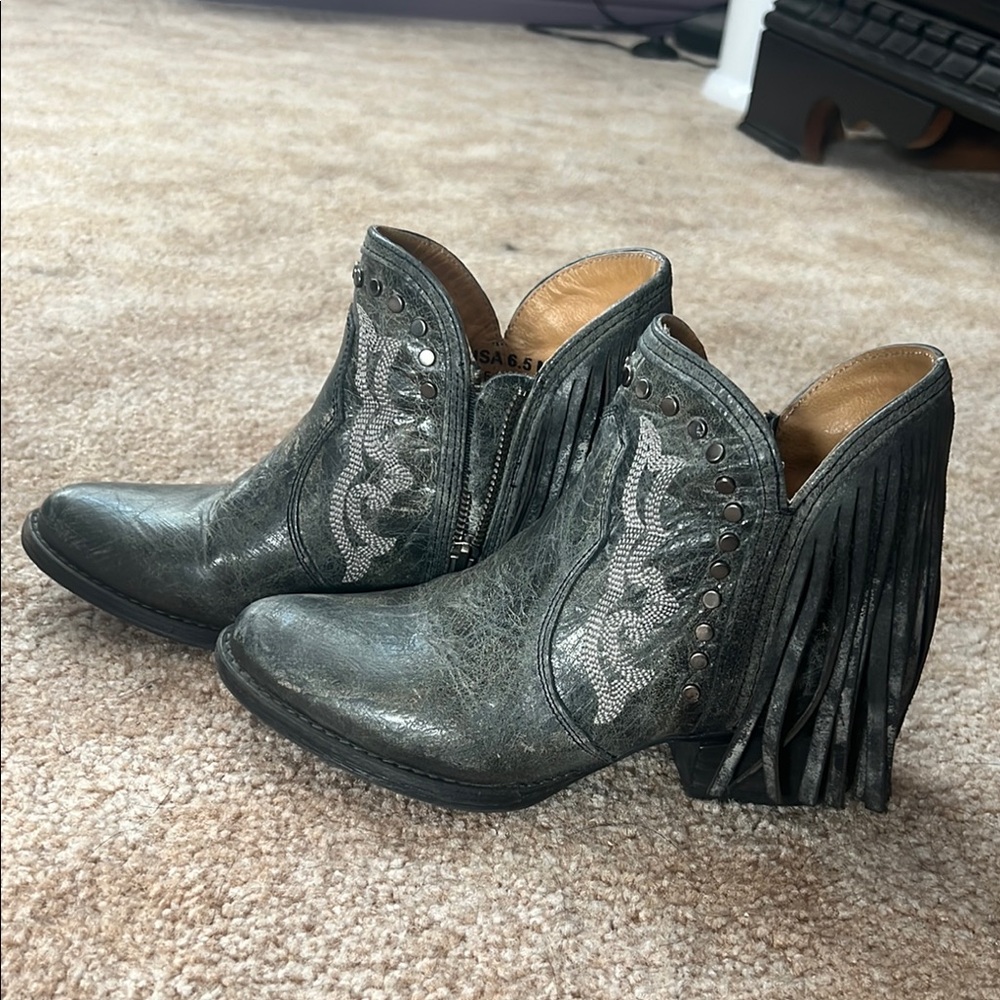 Gray Ankle Boots with Decorative Stitching